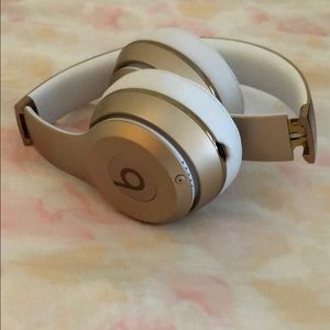 Beats Solo3 Wireless Gold!